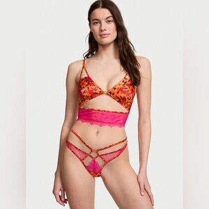 NWT Victoria’s Secret Women’s Small Floral Cutout Lingerie Set Pink Lace Thong